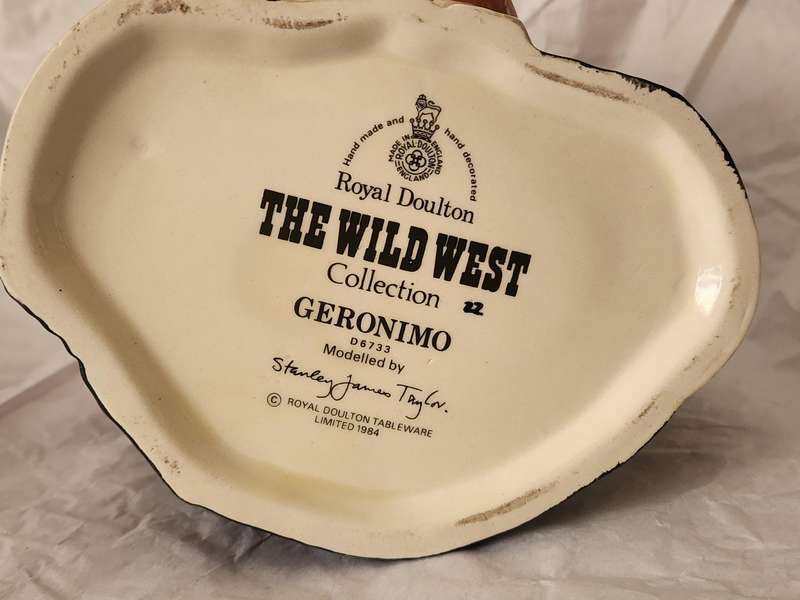 Royal Doulton "GERONIMO"- Medium Character Jug D6733-AMAZING "WILD WEST" Series-superb