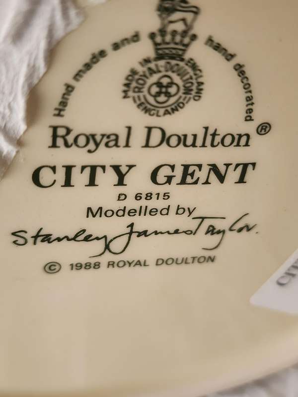 Royal Doulton LARGE Character Jug, "CITY GENT", D6815-magnificent Gorgeous umbrella handle