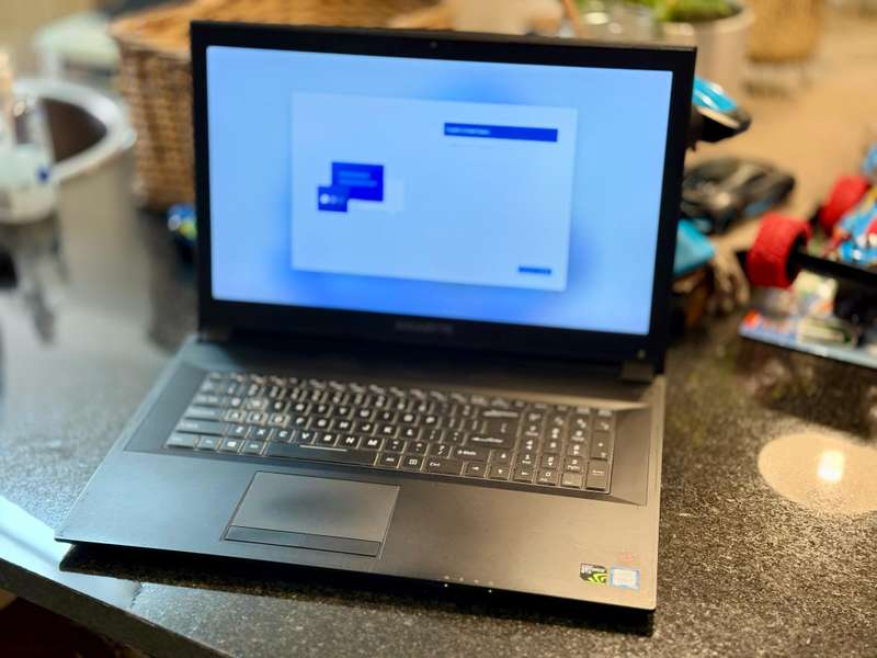 Gigabyte Sabre 17 i7 | GTX Graphics | 16GB RAM | M2 500GB SSD + 1TB HDD