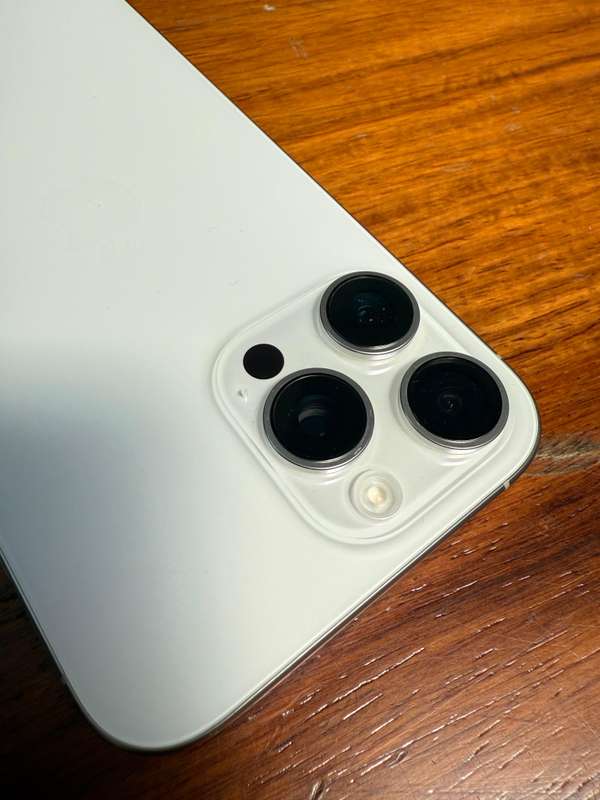 Apple iPhone 16 Pro Max  White, 256GB (Complete with Box & Accessories)