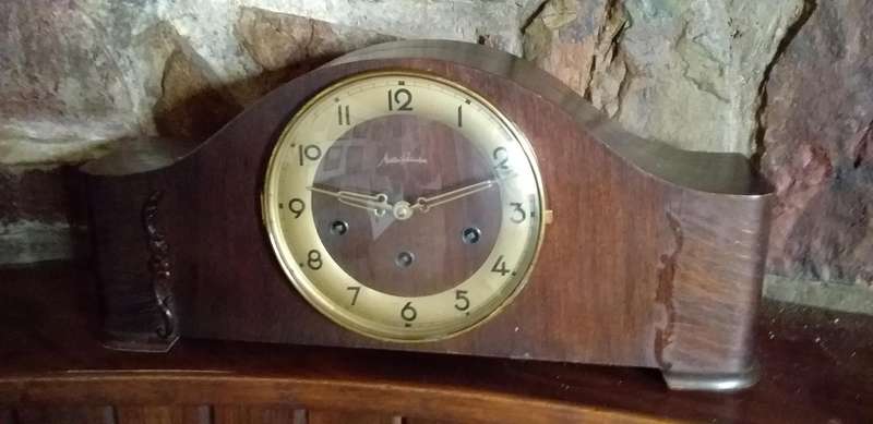 Vintage Mantel Clock. Not working. Selling as spares. Selling as is.