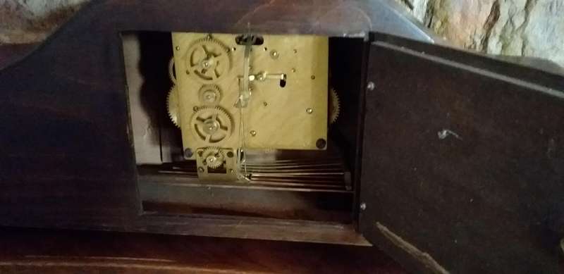 Vintage Mantel Clock. Not working. Selling as spares. Selling as is.