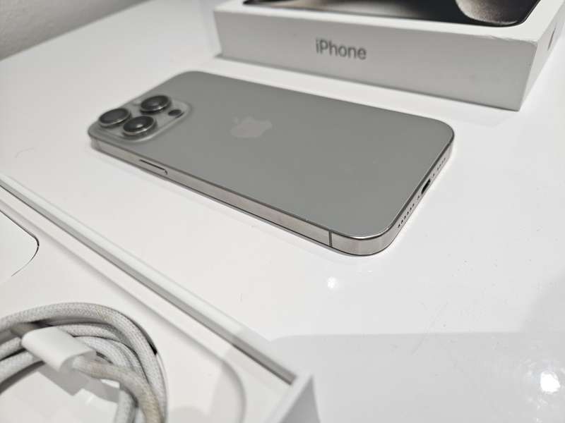 Apple iPhone 15 Pro Max 512GB - Natural Titanium