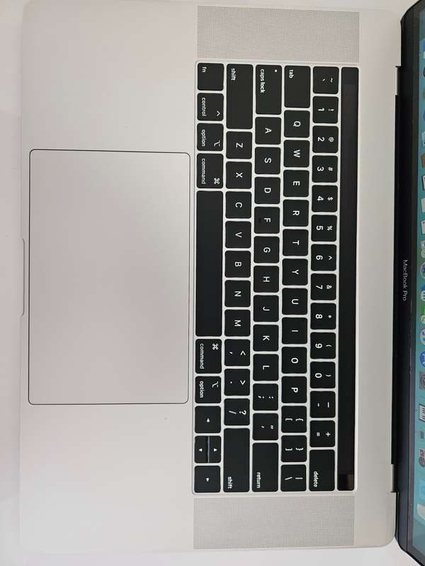 Macbook Pro 15 Touch Bar 2.2GHz Core i7 16GB 512GB 2019
