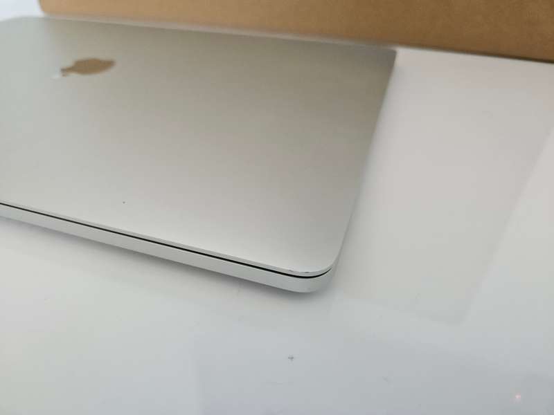 Macbook Pro 15 Touch Bar 2.2GHz Core i7 16GB 512GB 2019