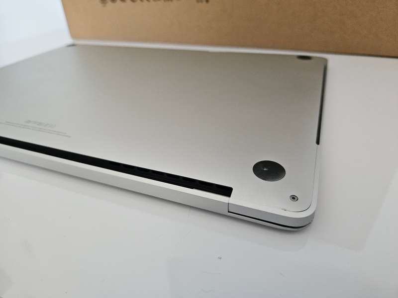 Macbook Pro 15 Touch Bar 2.2GHz Core i7 16GB 512GB 2019