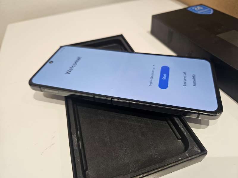 Samsung Galaxy Z Flip 5 256GB Smartphone