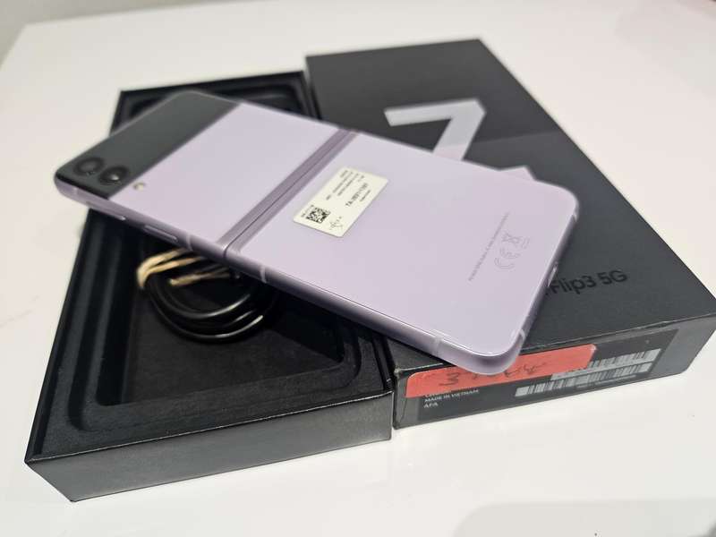 Samsung Galaxy Z Flip 3 5G 256GB Lavender