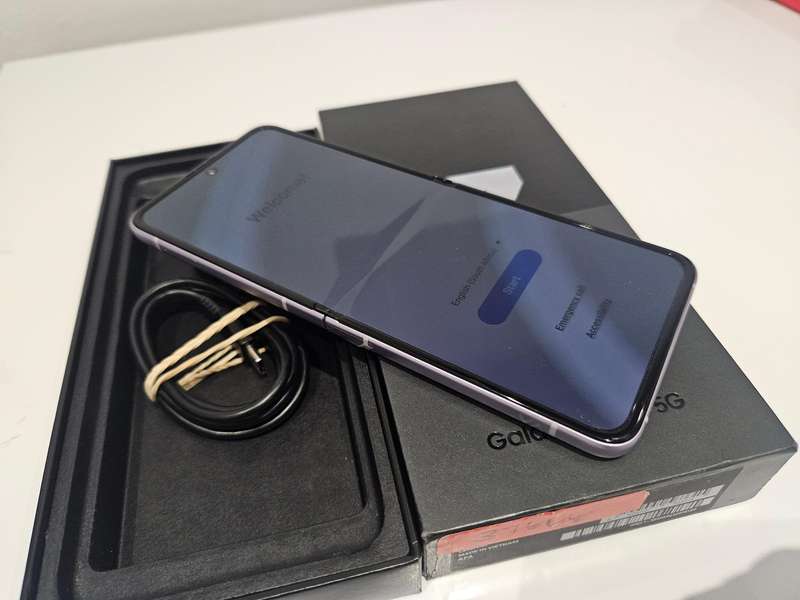 Samsung Galaxy Z Flip 3 5G 256GB Lavender