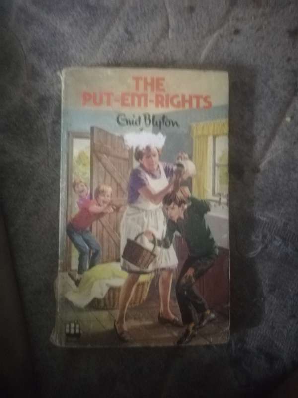 The Put - Em - Rigth by Grid Blyton