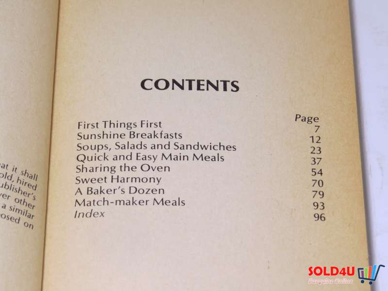 A Vegetarian in the Family - Meatless recipes for the odd one out - Janet Hunt