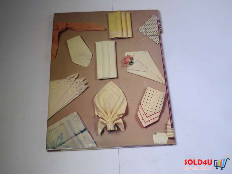Fancy Folds - The Art of Napkin Folding by Linda Hetzer
