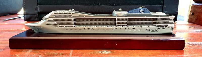 VINTAGE MSC CRUISE SHIP MODEL HEAVY DIE CAST