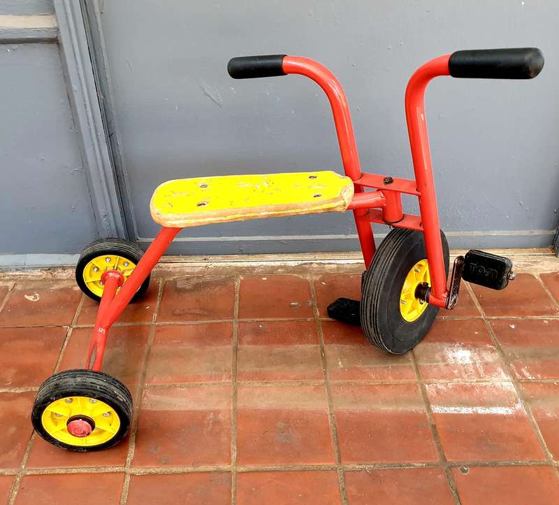 VINTAGE TOMTOM TRICYCLE SOLID RUBBER WHEELS