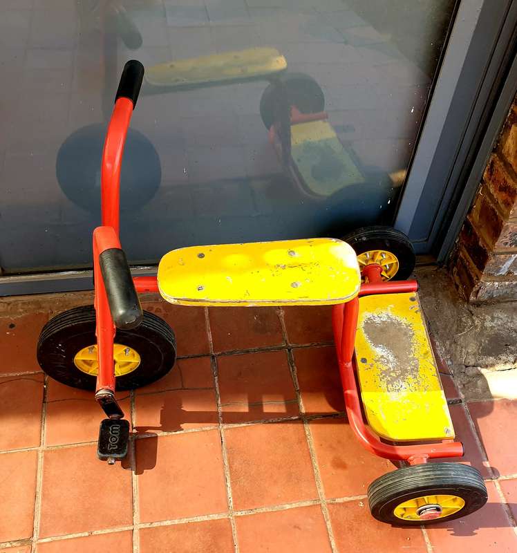 VINTAGE TOMTOM DOUBLE STACKTRICYCLE SOLID RUBBER WHEELS