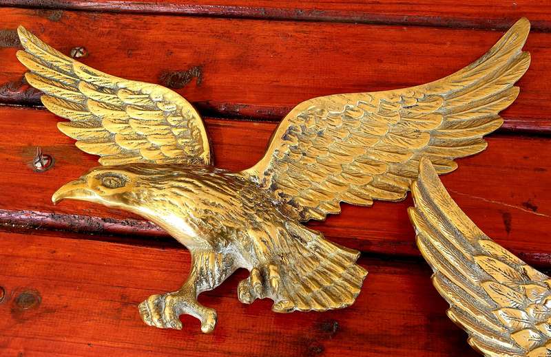 VINTAGE SOLID BRASS EAGLES 440 AND 340 MM WIDE