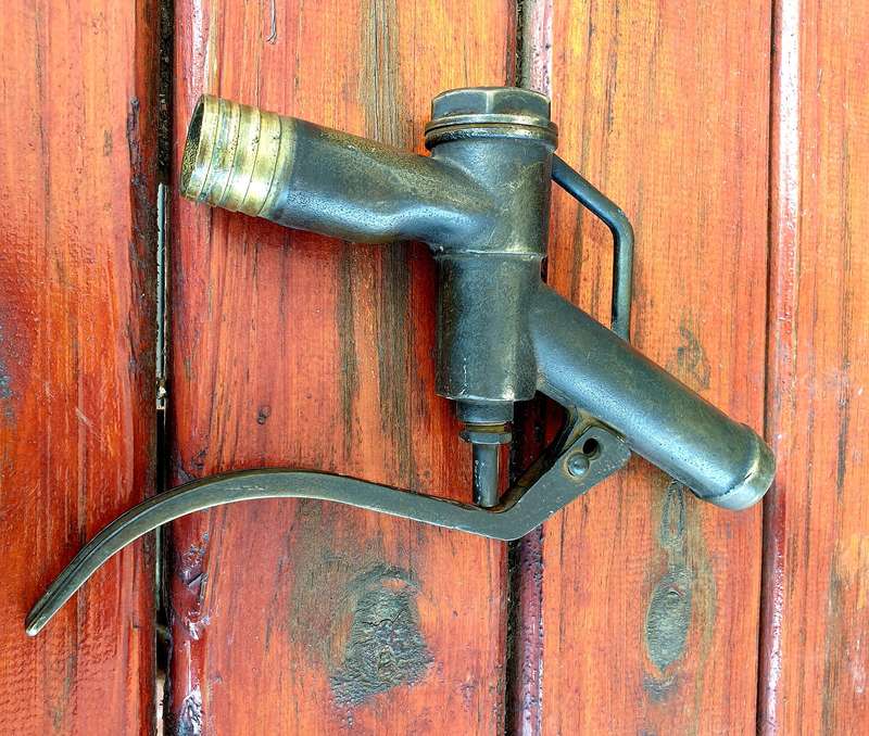ANTIQUE SOLID BRASS PETROL NOZZLE