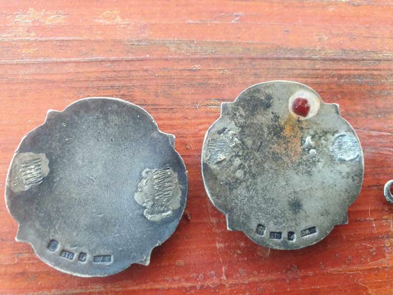 VINTAGE HALLMARKED BADGES SILVER 36g