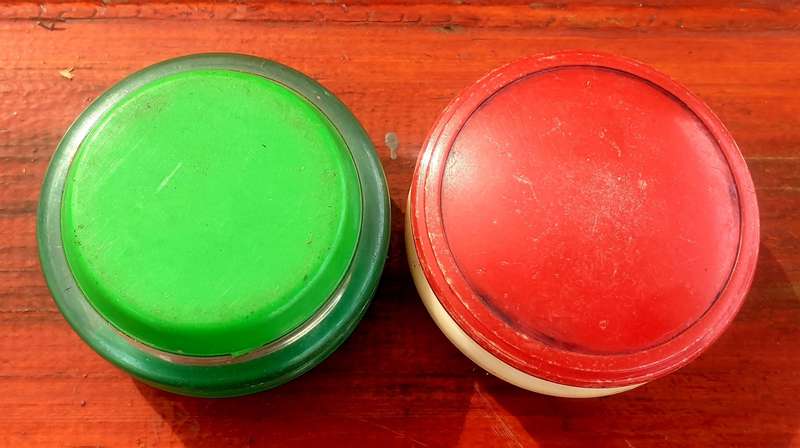 VINTAGE YOYO PAIR