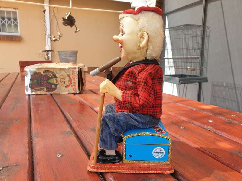 1960'S MCGREGOR JAPANESE MECHANICAL TOY