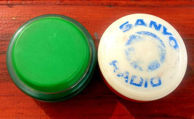 VINTAGE YOYO PAIR