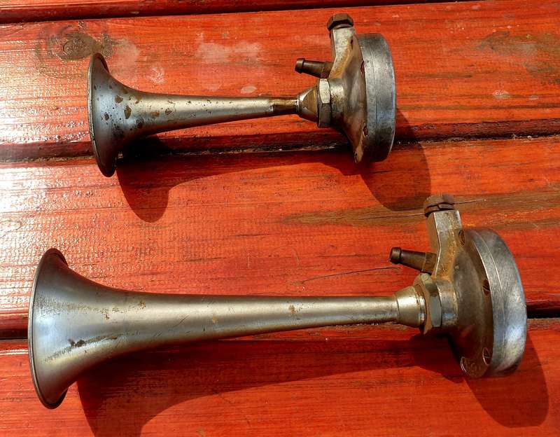 VINTAGE ITALIAN AIR HORNS