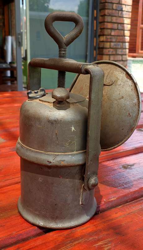 VINTAGE COMPLETE CARBIDE LANTERN