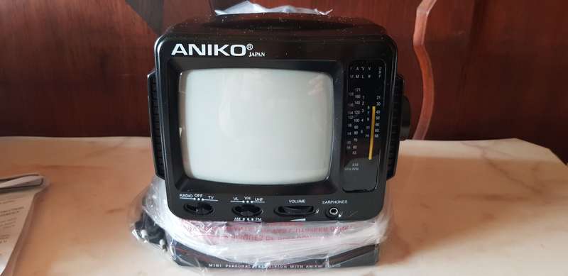 MINT VINTAGE ANIKO JAPAN RADIO TV SET