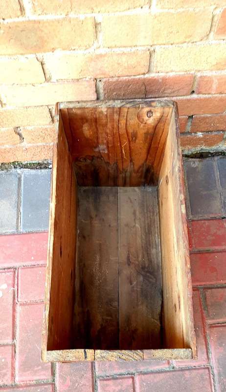 VINTAGE LAUREL CRATE 5 X 1 GALLON