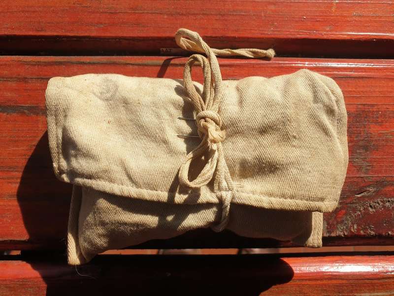 WW2 BRITISH SEWING KIT