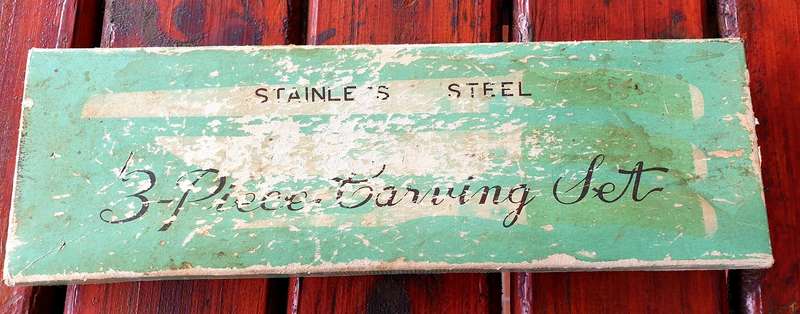VINTAGE CARVING SET