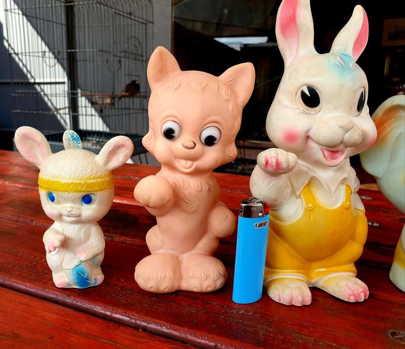 VINTAGE RUBBER TOYS LOT
