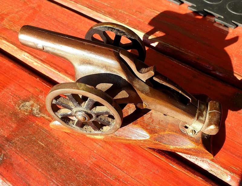 ANTIQUE CAST IRON CAP CANNON, SPRING INTACT