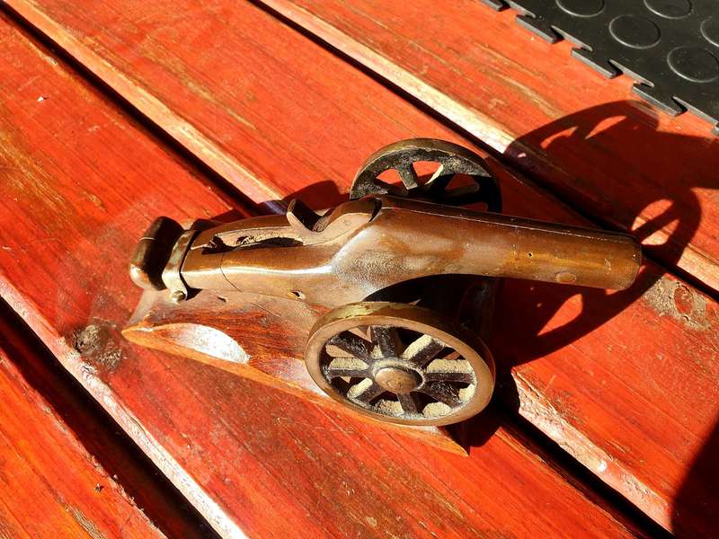 ANTIQUE CAST IRON CAP CANNON, SPRING INTACT