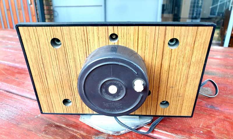 VINTAGE ELECTRIC ENGLAND TABLE CLOCK.