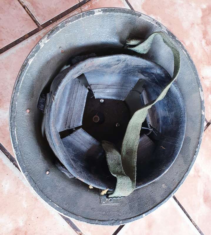 BRITISH BRODIE HELMET COMPLETE IN GREEN