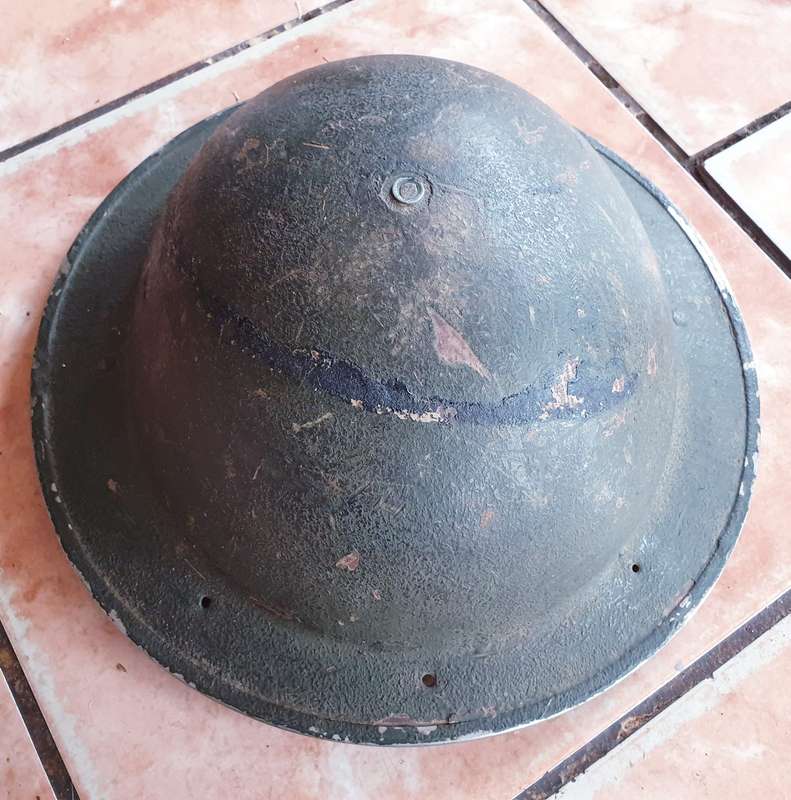 BRITISH BRODIE HELMET COMPLETE IN GREEN