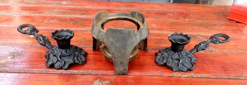 VINTAGE CAST IRON CANDLE HOLDERS AND STAND