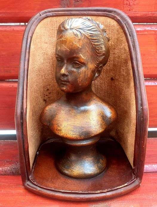 VINTAGE ITALIAN BUST 205 MM HIGH