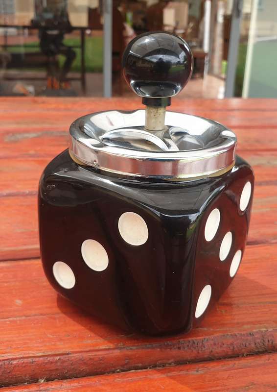 VINTAGE CERAMIC DICE ASHTRAY
