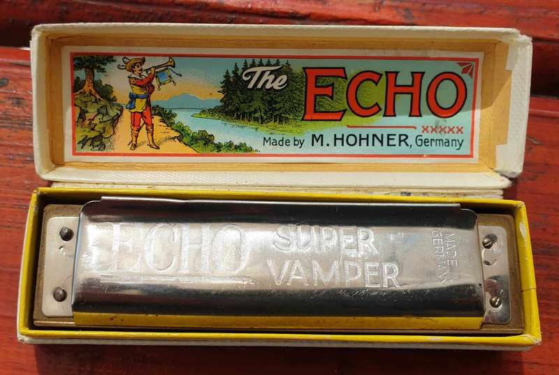 VINTAGE HOHNER ECHO SUPER VAMPER HARMONICA C KEY