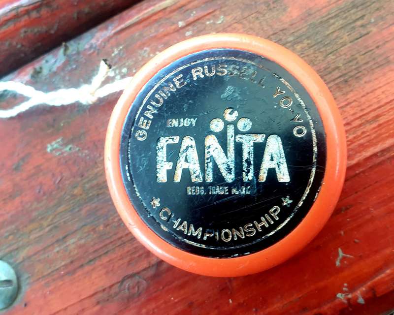 EARLY 70'S RUSSEL FANTA CHAMPIONSHIP YOYO WELL PLAYED