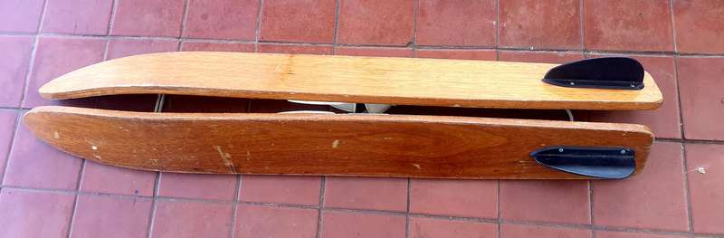VINTAGE 1970'S RIVIERA COMPETITOR SERIES WOODEN SKI'S