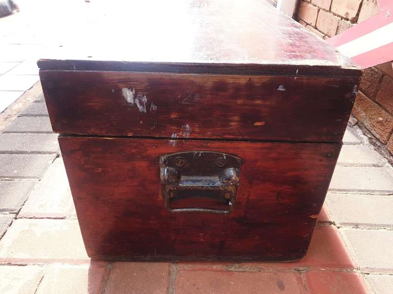 RARE SAS- SAR WOODEN BOX TRUNK 79 X 36 X 33 CM