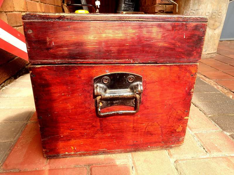 RARE SAS- SAR WOODEN BOX TRUNK 79 X 36 X 33 CM