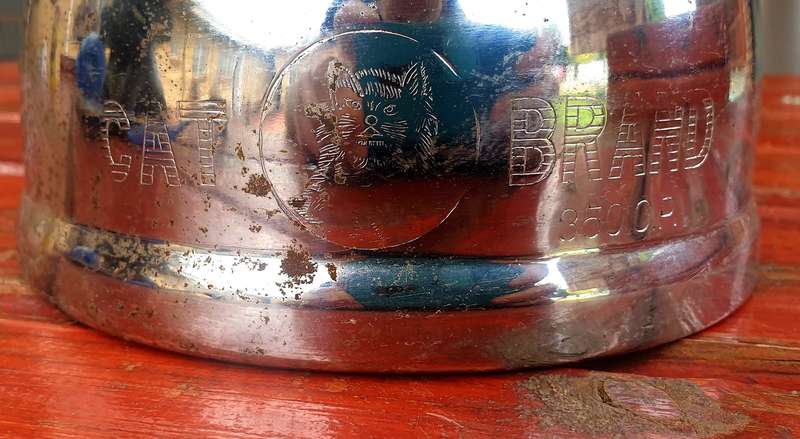 VINTAGE CAT BRAND KEROSENE LANTERN