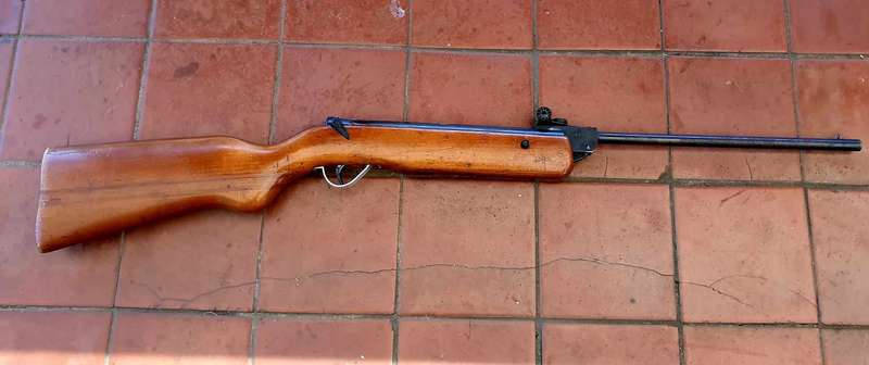 DIANA SERIES 7O MODEL 77 AIR RIFLE IN 4.5 MM
