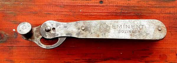 WW2 GERMAN WEHRMACHT EMINENT CAN OPENER.