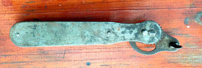 WW2 GERMAN WEHRMACHT EMINENT CAN OPENER.