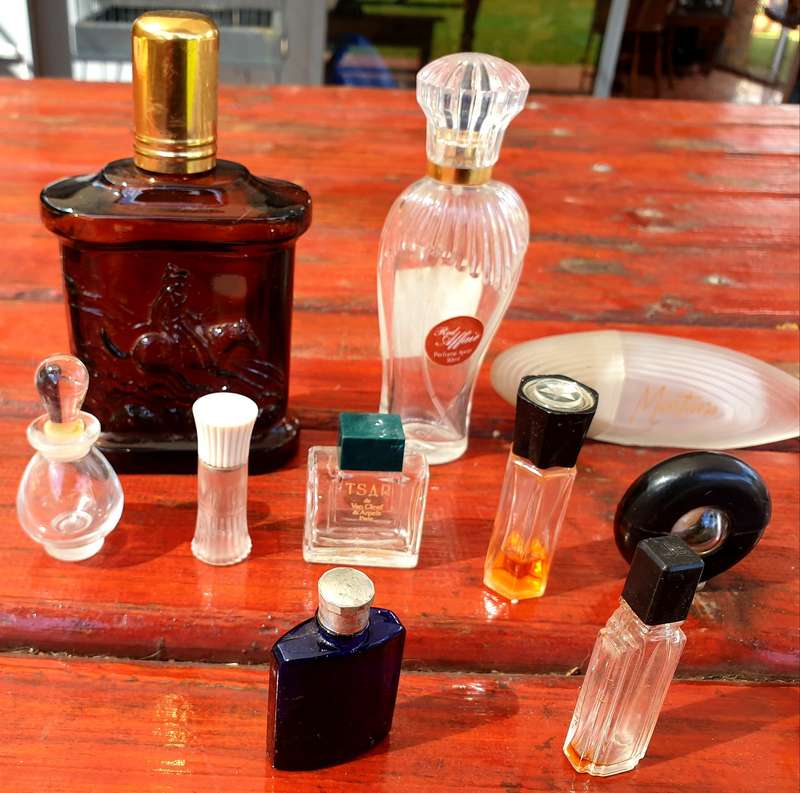 VERY CUTE COLLECTION OF SMALL  VINTAGE BOTTLES